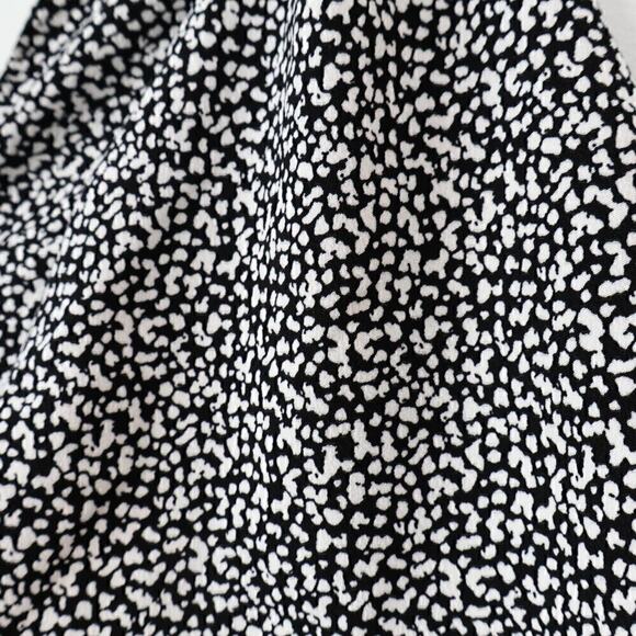 Abercrombie & Fitch Flutter Sleeve Semi Cropped Babydoll Blouse Black Print XS - Picture 6 of 6